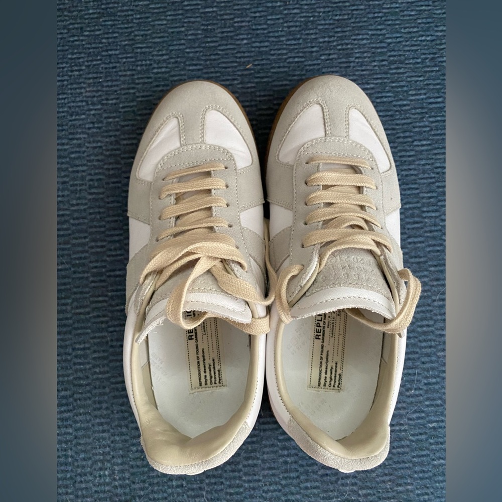 Women's Lace Up Low Top Sneakers